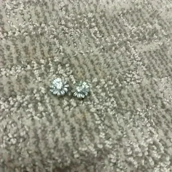 Kate spade flower studs - Picture 2 of 2